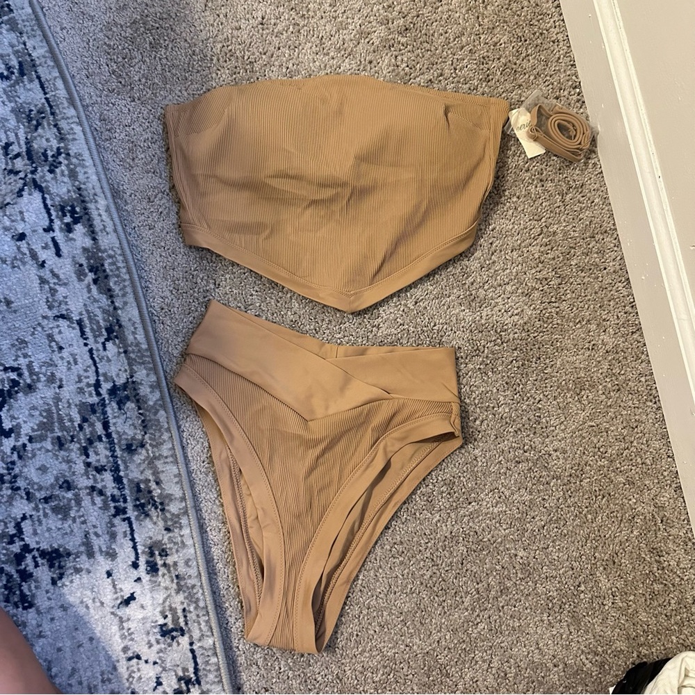 NWT Aerie Bikini Set Size Small Bottoms & Size Medium Bandeau Top W Straps